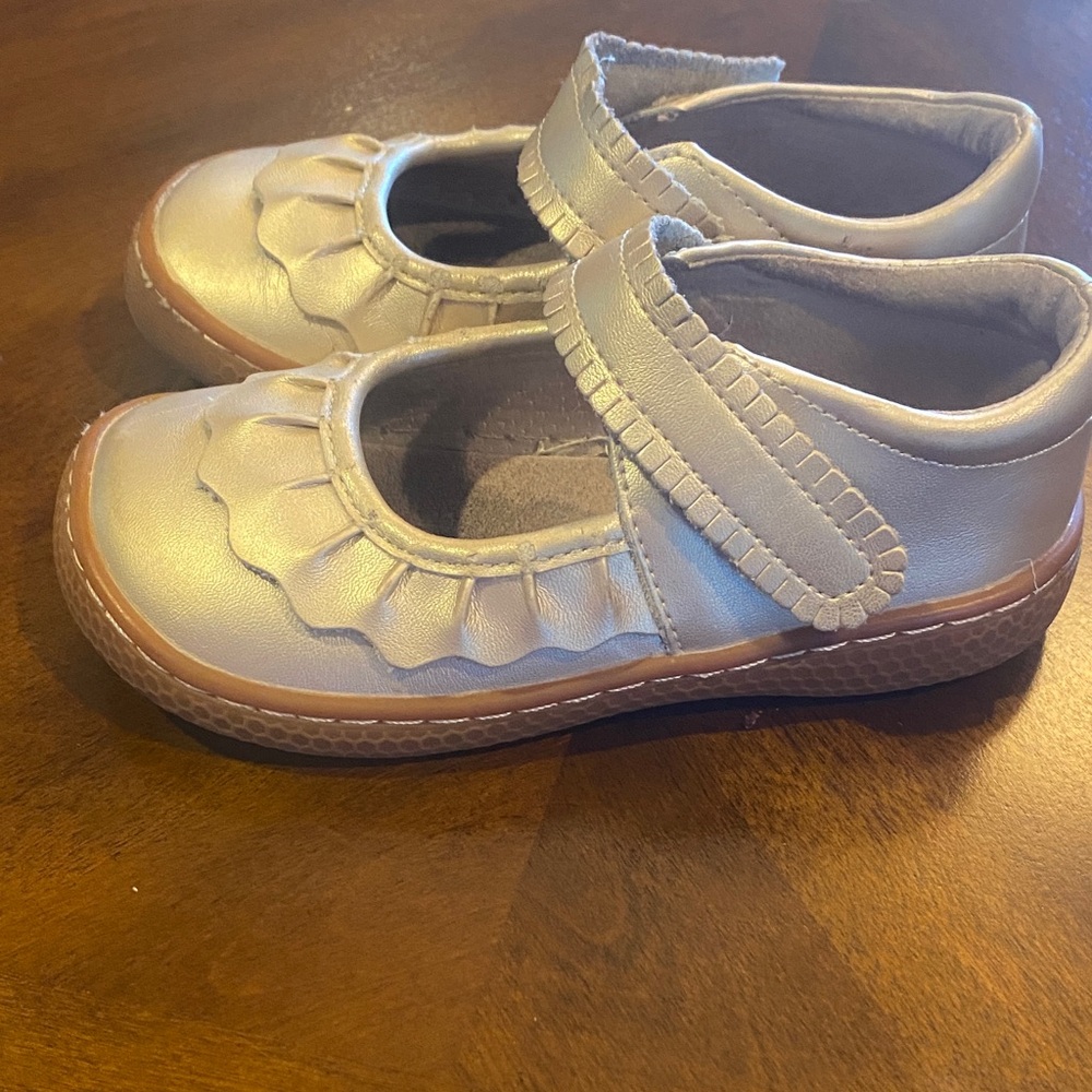 Livie & Luca brand Shimmering champagne gold leather Mary Janes toddler 9 - Picture 3 of 4